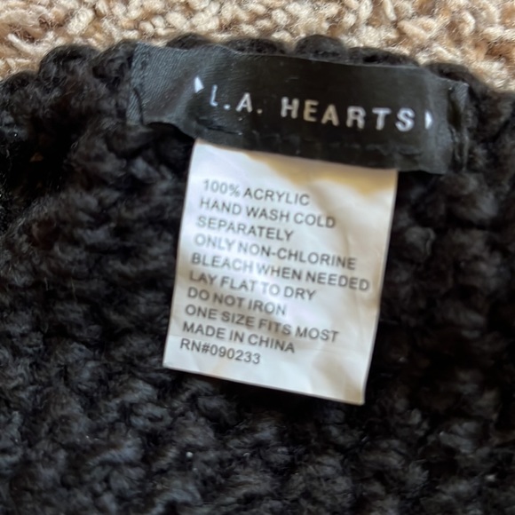 LA Hearts Knit Headband - Picture 3 of 4